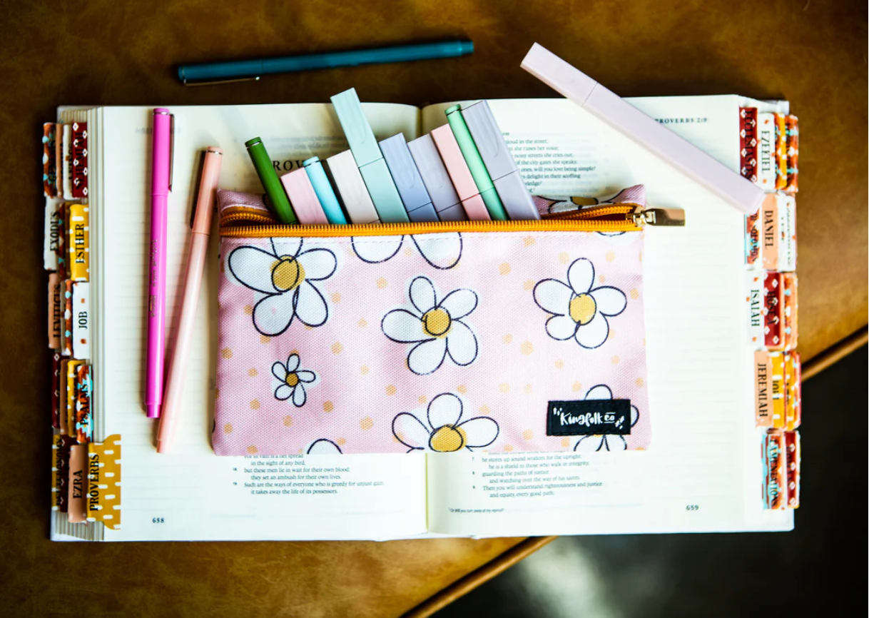 daisy pencil bag