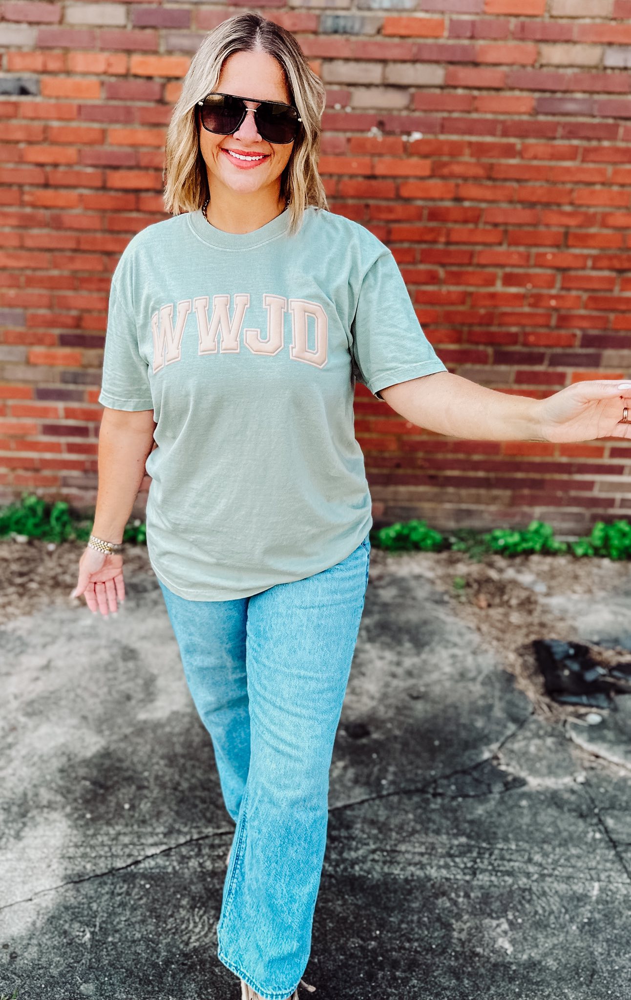 WWJD tee